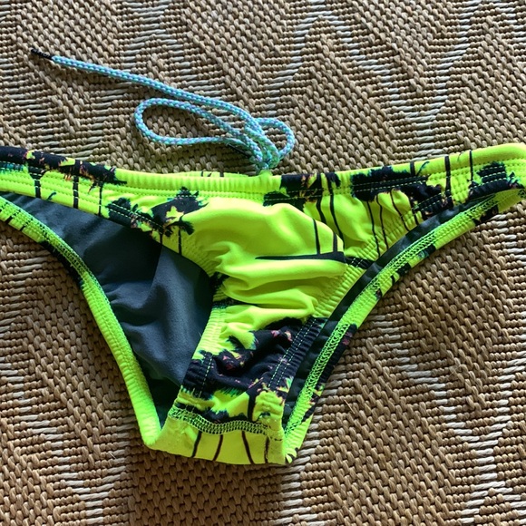 Jolyn bikini bottom - Picture 3 of 4